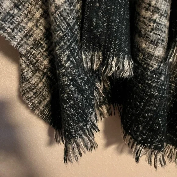 D&Y Gray Oversized Sweater Poncho OS - Picture 3 of 8